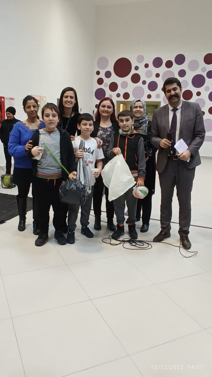 DogaScience's tweet photo. Geleneksel uçan yumurta yarışmamızı 5, 6 ve 7. sınıf öğrencilerimizin katılımıyla gerçekleştirdik. Yarışmaya katılan tüm öğrencilerimizi tebrik ederiz.  @mftufekci @EnisEryaman @DogaBeykent @DogaOkullari @ozgurkapann @serhatdnzks https://t.co/cRbFMuRXNO