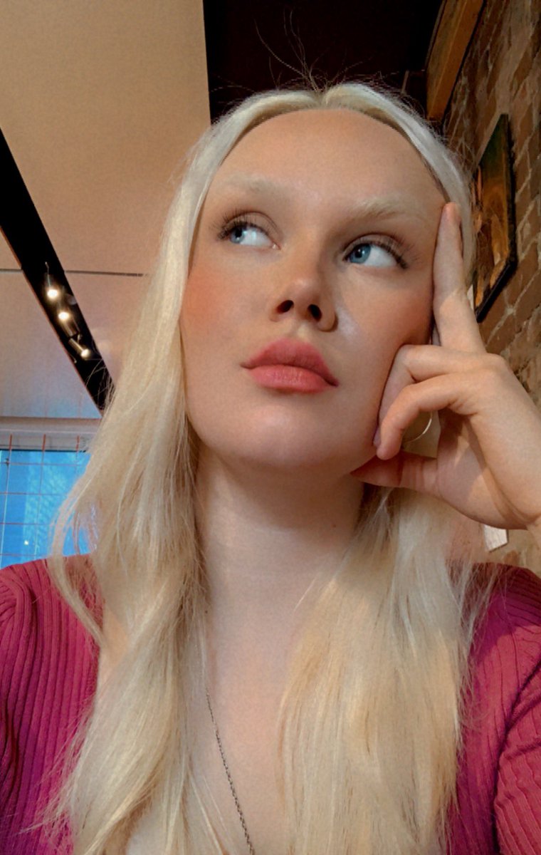 Just remember, 
I’m always above you💅🏼

Findom | Femdom | finsub | paypig | cashcow