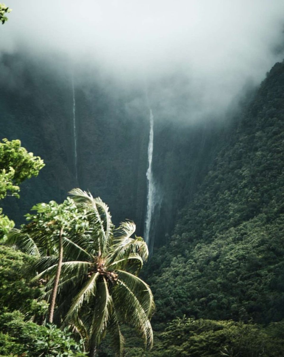 With a little rain comes power to the majestic waterfalls that cover the islands of Hawai’i. The Big Island beckons to be explored. 📸: @grahamjphoto