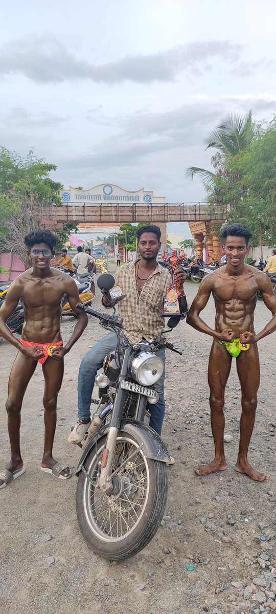 sasikumar120992's tweet image. @sasikumar120992 #bodybuilding #compatition #winningmovenment #fitness #bodybuilders @FitnessMagazine @Bodybuildingcom @BodyCountBand @GoldsGym @gymnastics