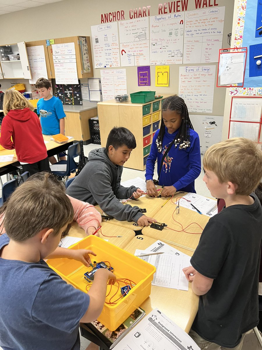 ME 5th grade Explorers in Mr. Lahrmann’s class discovering closed circuits and they can produce other forms of energy! <a href="/AlvinISD_SCI/">AlvinISD Science</a> <a href="/AlvinISD/">Alvin ISD</a>