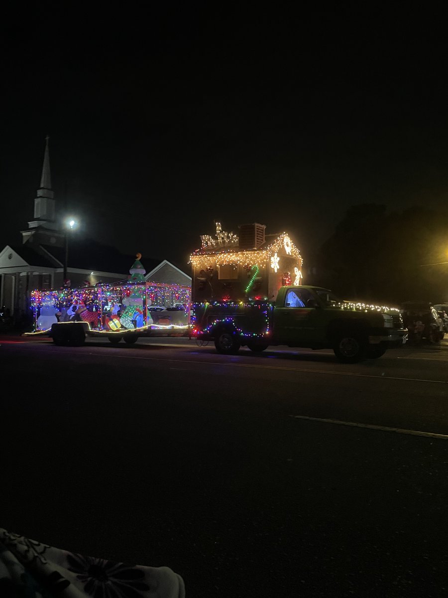 elisepartin's tweet photo. These are just a few of the awesome floats that were in the CWC Parade of Lights on Saturday. Big thanks to everyone who participated and attended! #TimeForLife #CayceSC #DiscoverCayce https://t.co/4zel2WyH2N