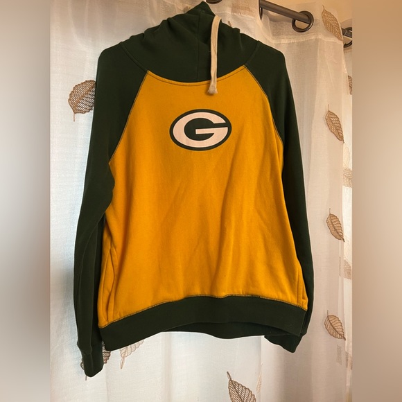 donnahoffman430's tweet photo. So good I had to share! Check out all the items I'm loving on @Poshmarkapp #poshmark #fashion #style #shopmycloset #underarmour #nfl: https://t.co/YO8yHA1BIC https://t.co/C5zfcRrxlE