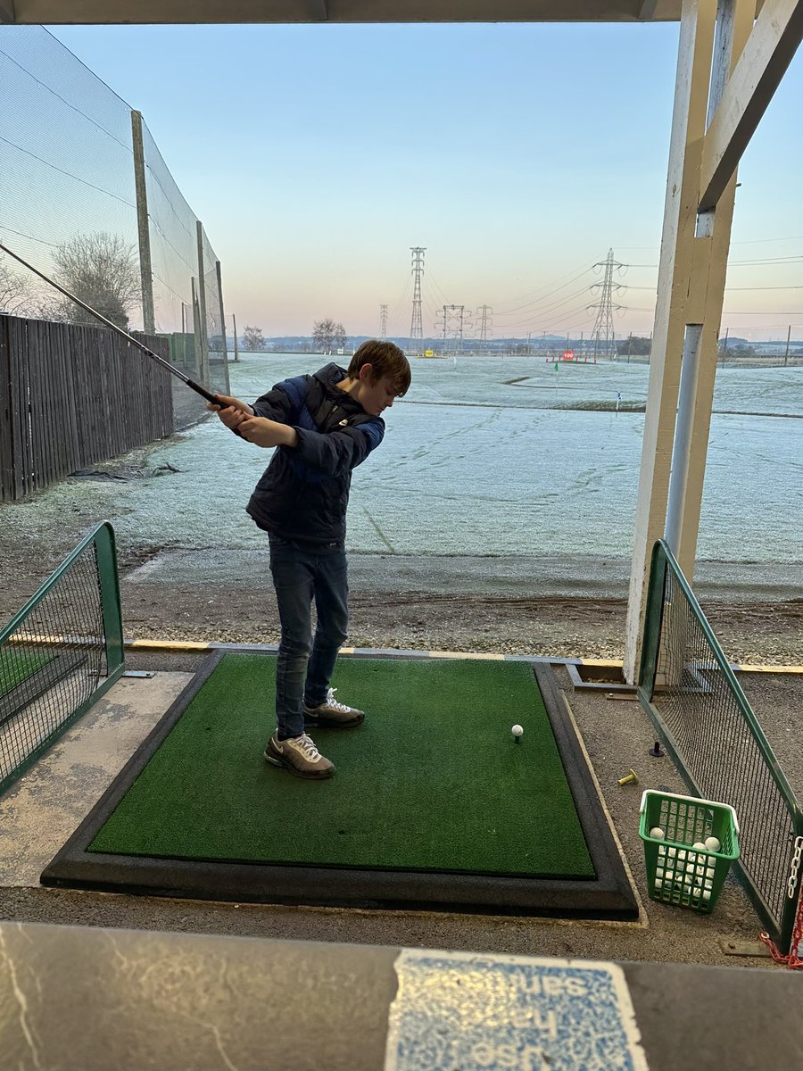 clackscsss's tweet photo. Weather didnβt stop us from practicing this week, boys showing amazing resilience and determination β³οΈποΈββοΈ#teamcsss #golf #frosty https://t.co/Ej5Vr1ERi8