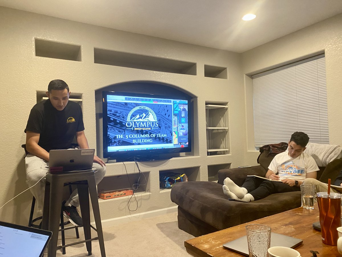 SWA1855's tweet photo. The “Olympic Forum” was held last weekend in Denver, Colorado to help our interns start their spring recruiting season strong and have a productive winter break.
#internshipopportunity #southwesternadvantage #denvercolorado #interntraining #winterbreak https://t.co/g5StjRGOlh