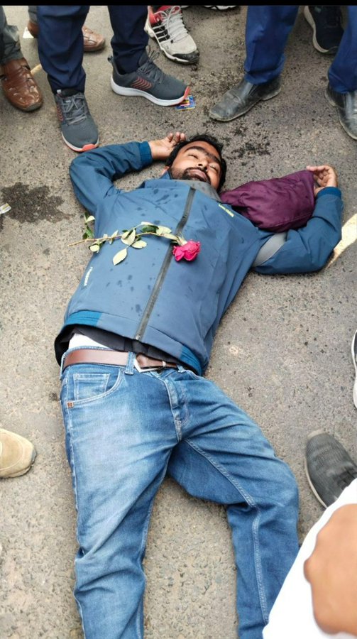 raihanafsar's tweet image. #Release_Primary_Notification 
Where are those hundreds of promises of @NitishKumar @yadavtejashwi . Where are jobs? Bihar needs education &amp;amp; Bihar needs #teacher .
Govt should listen the demands!
@Bihartet19
@raihanafsar
#BiharNeedsTeacher
#7th_phase_1to8_notification