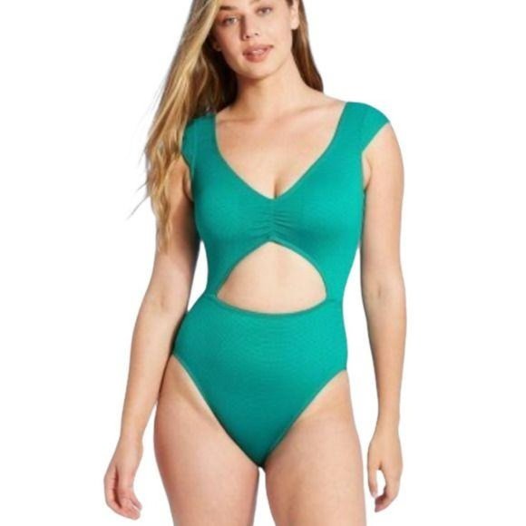 PatsyPetrie1's tweet image. So good I had to share! Check out all the items I'm loving on @Poshmarkapp #poshmark #fashion #style #shopmycloset #frye #shadeshore #federalglass: posh.mk/F1c7im2qJvb