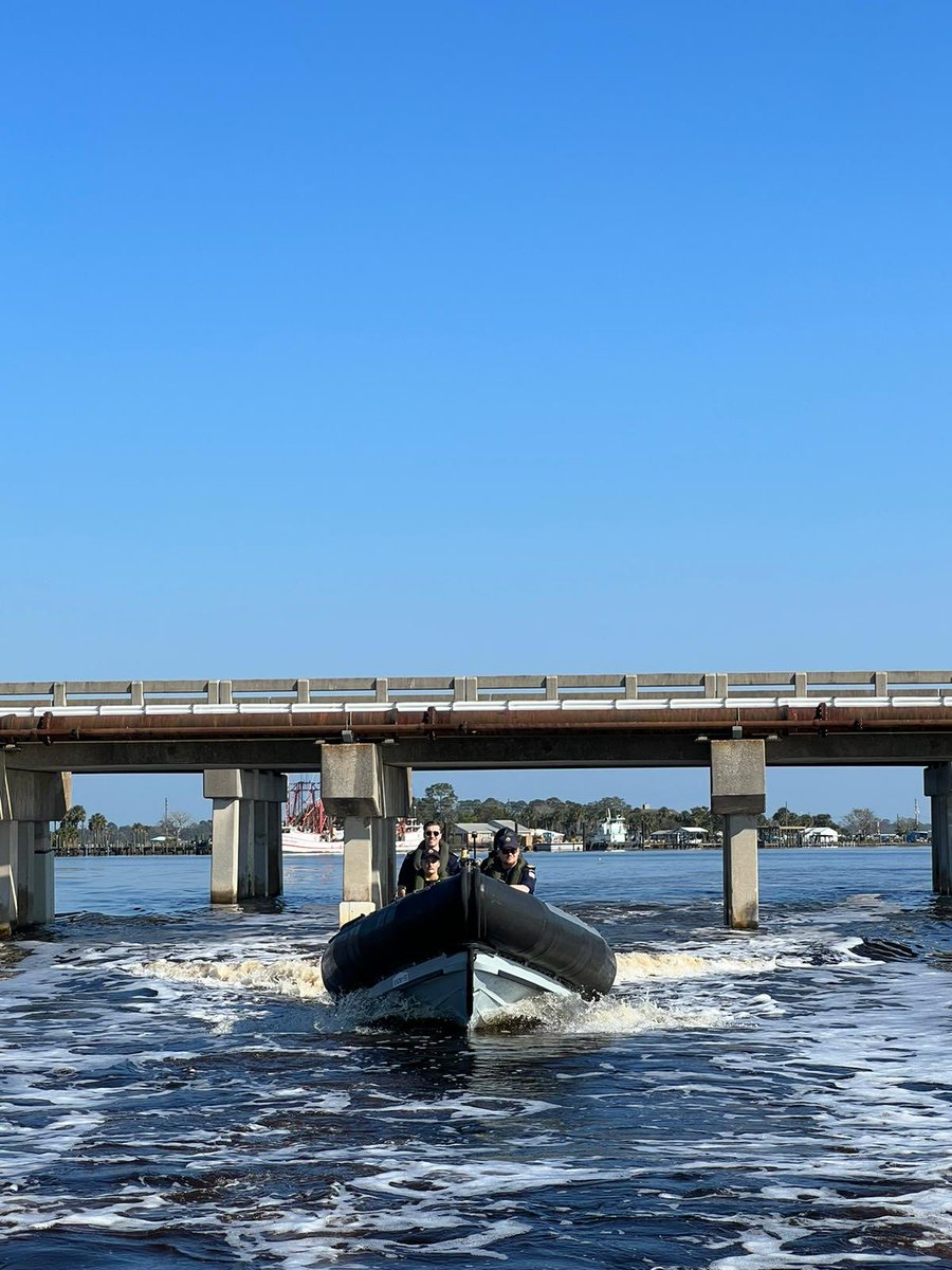 HMS Medway tweet media