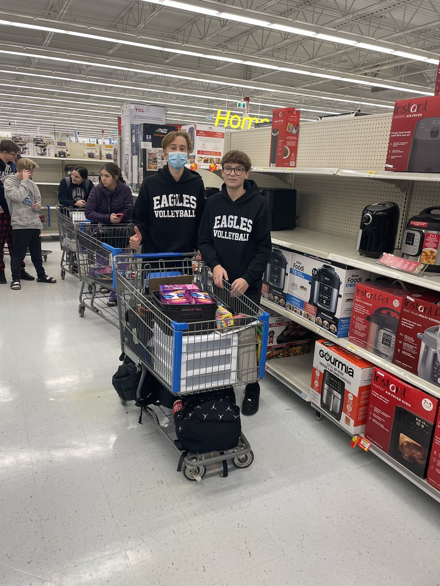 JeffDeProsperis's tweet photo. Absolute privilege to #witness these @SJCEagles students doing #Christ like work @Walmart #Brantford today for the #AngelCampaign for #Christmas 🙌🙏📿✝️❤️ https://t.co/zz8HsxCXGh