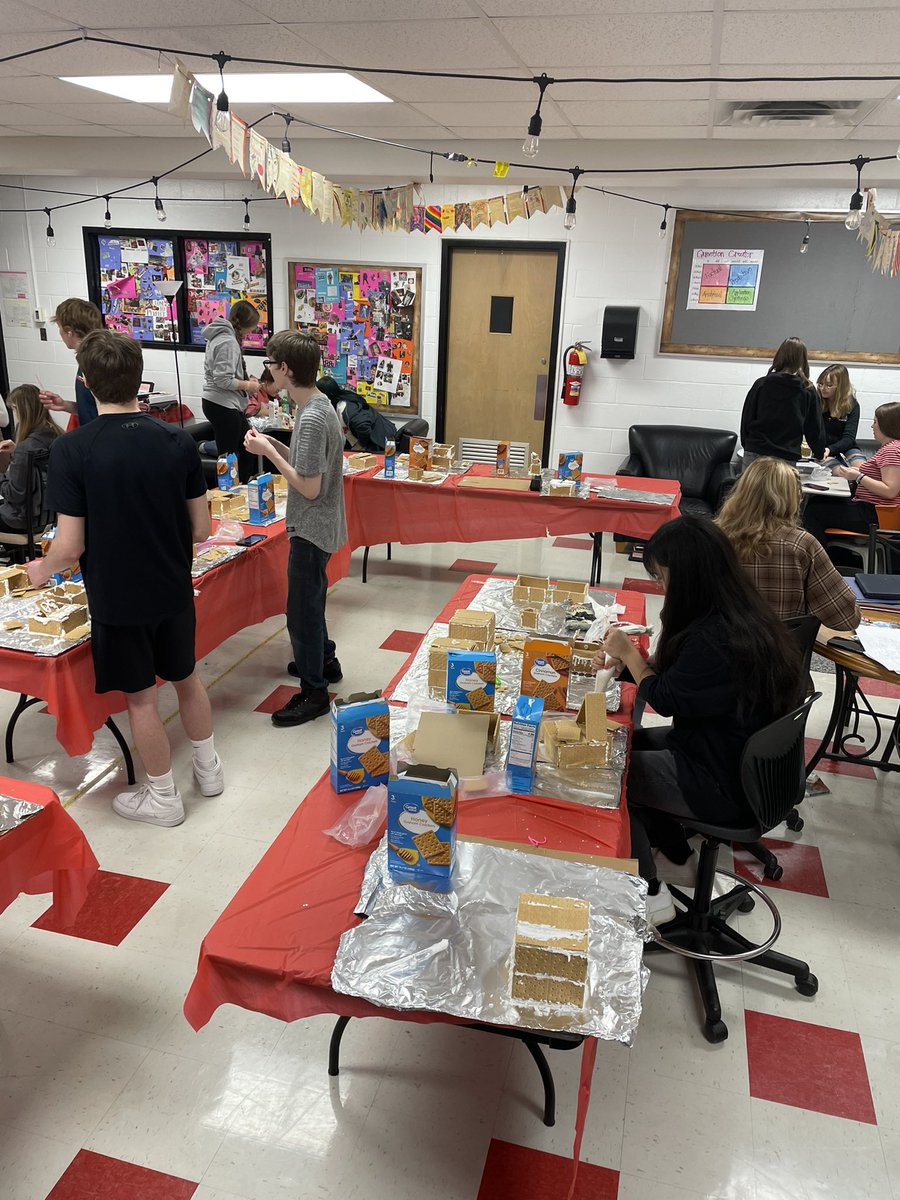 ENGSarahWap's tweet photo. Look at these! 👀 #speakingandlistening #crosscurricular #STEM #dynamiccharacters #10thLitENG #LPSelma https://t.co/sOgdVPTwdZ