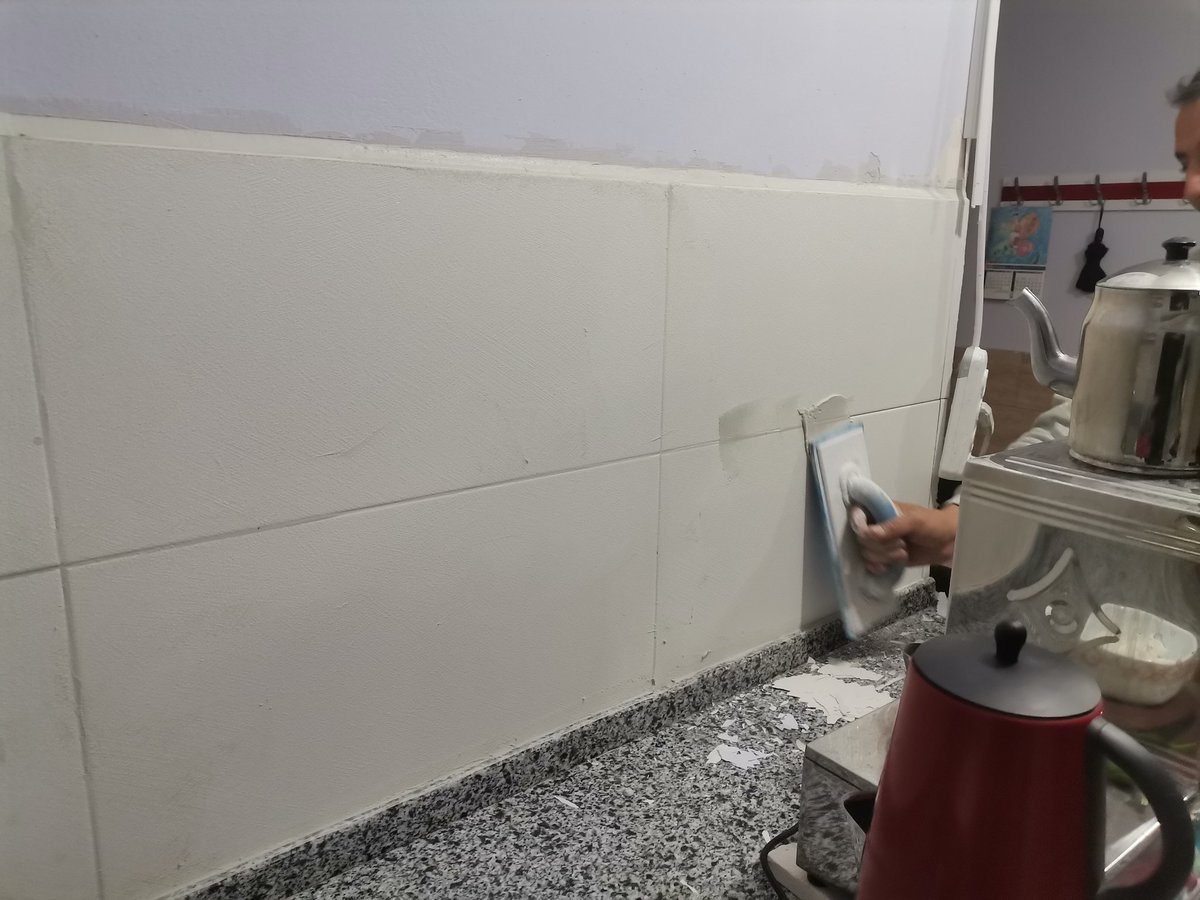 KarabucakO's tweet photo. An itibariyle çalışmaya devam... Okulumuzu güzelleştirmeye devam ediyoruz. Herşey geleceğimizin mimarı öğretmenlerimiz ve geleceğimizin teminatı öğrencilerimiz için... Mutlu Okul, Mutlu Gelecek... @DemreMem @FRKATILGAN @antalyamem07 @emre_caliskan https://t.co/9Reoimphxt