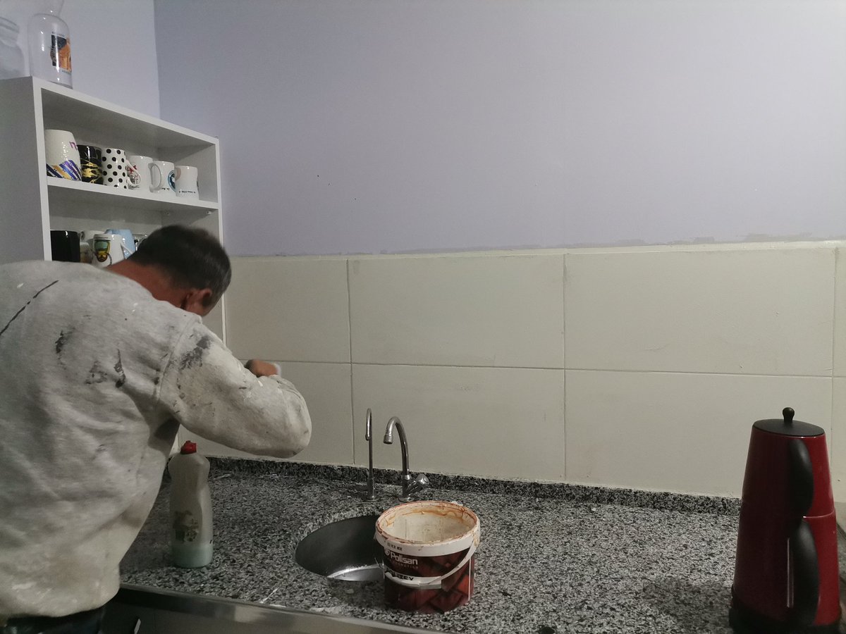 KarabucakO's tweet photo. An itibariyle çalışmaya devam... Okulumuzu güzelleştirmeye devam ediyoruz. Herşey geleceğimizin mimarı öğretmenlerimiz ve geleceğimizin teminatı öğrencilerimiz için... Mutlu Okul, Mutlu Gelecek... @DemreMem @FRKATILGAN @antalyamem07 @emre_caliskan https://t.co/9Reoimphxt