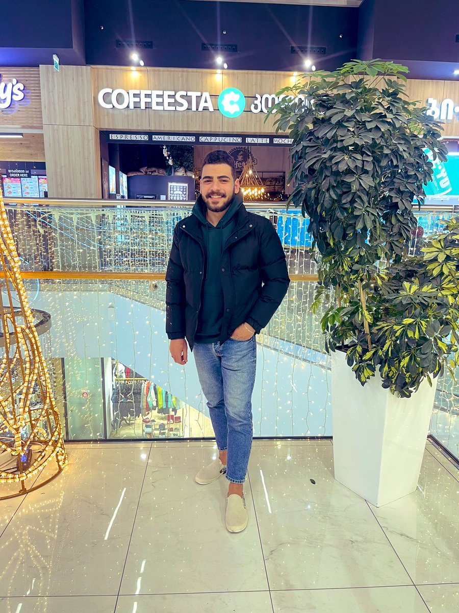 KareemFathyy's tweet photo. Get ready tanyyy 🎄 https://t.co/gOSd4rhDP6