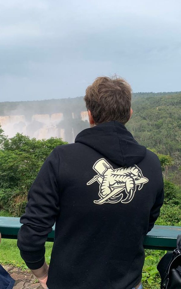 frick89's tweet photo. @jigenapp My @PJPP_NFT hoodie by #sease #loropiana https://t.co/OP3pKYo48A