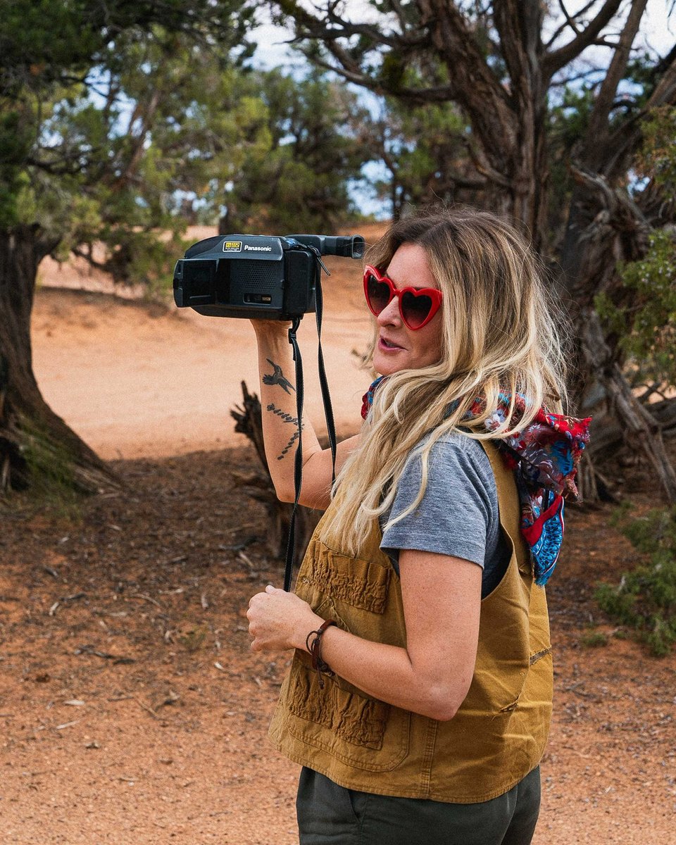 Elizabeth_Cook's tweet photo. We had quite the journey getting to #FortDesolationFest! To see how it all went down in Utah, check out the full episode at https://t.co/TDhJeFgCrv https://t.co/4GEdcgse1K