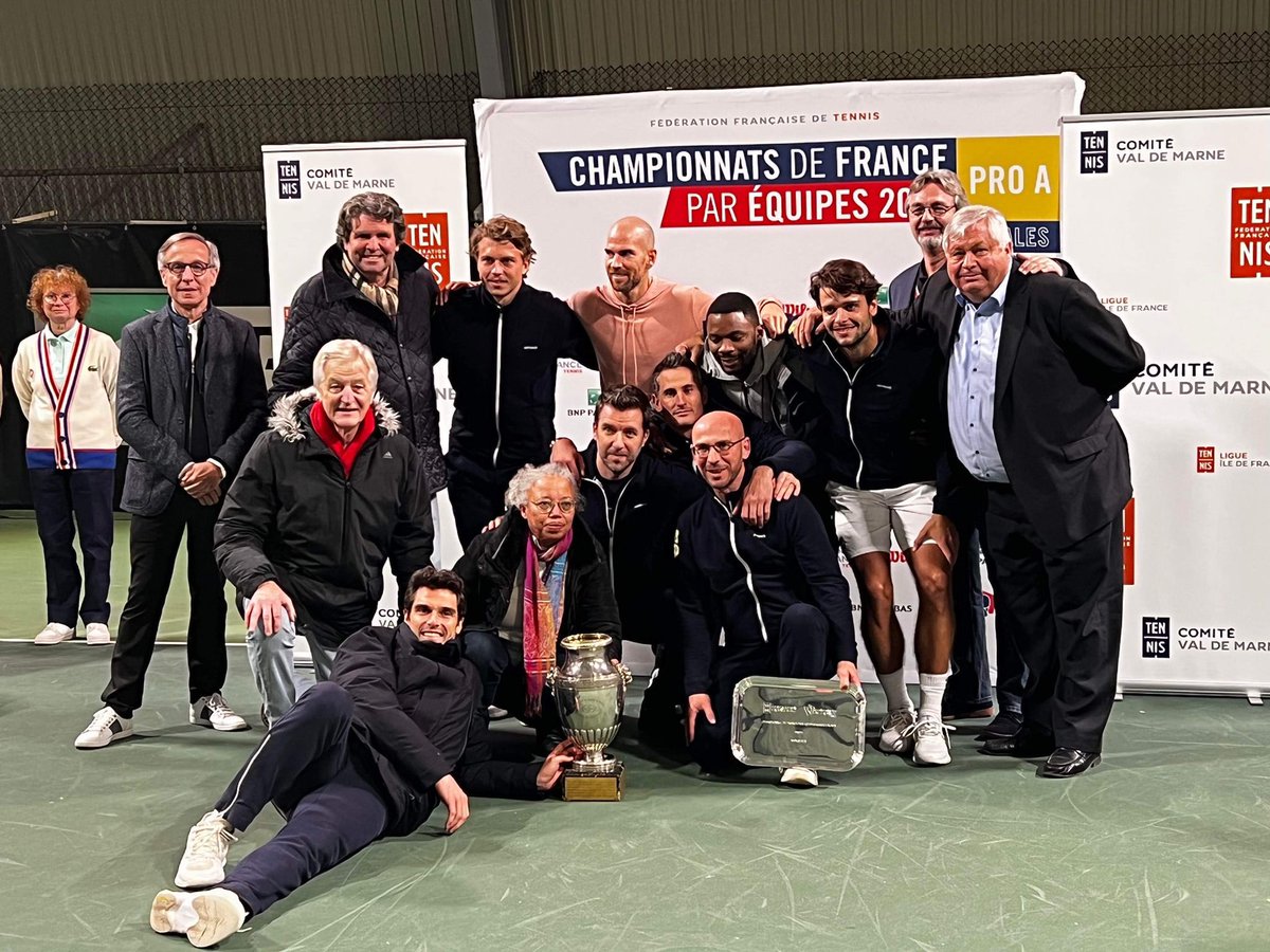ThierryMeignen's tweet photo. 🏆 Retour sur la remise du trophée au Blanc-Mesnil Sport Tennis, champion de France après une journée riche en suspense ! 

Encore bravo aux joueurs, coachs, Président, bénévoles et supporters 👏🏻 https://t.co/D6CJEAEDZa
