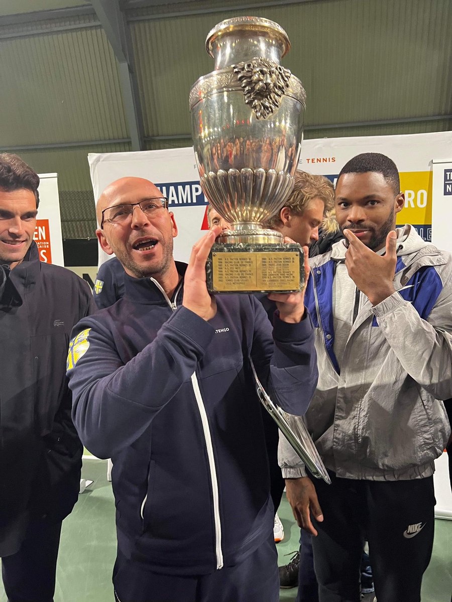 ThierryMeignen's tweet photo. 🏆 Retour sur la remise du trophée au Blanc-Mesnil Sport Tennis, champion de France après une journée riche en suspense ! 

Encore bravo aux joueurs, coachs, Président, bénévoles et supporters 👏🏻 https://t.co/D6CJEAEDZa