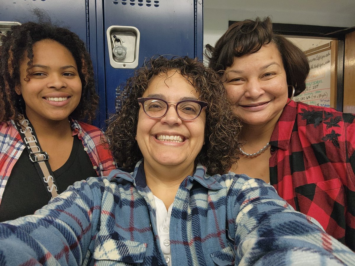 hjmoore1's tweet photo. Channel your flannel!
Happy Christmas Spirit Week!
@BoganBengal79 https://t.co/Qq9X8apYzF