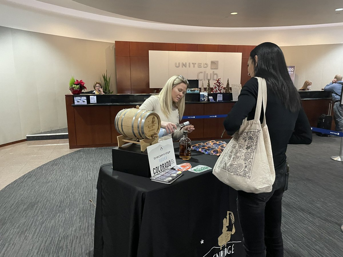 JJonusUA's tweet photo. DEN United Club - Breckinridge Distillery, Colorado - Vodka and Bourbon with an altitude and a perfect mouthfeel. @weareunited @Tobyatunited @jacquikey @KevinMortimer29 @jwartner8 @raeindenver #DENPremiumService https://t.co/ETejWruKof