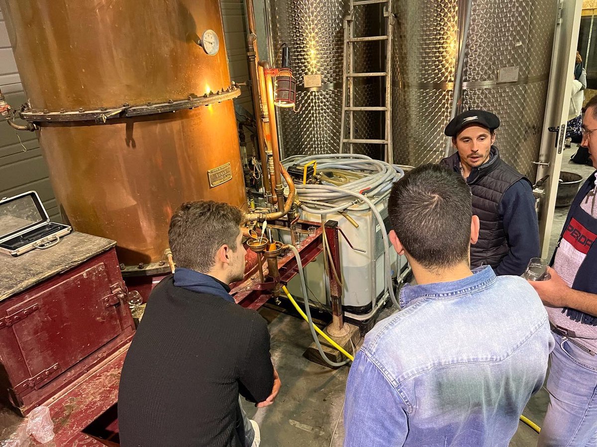 Ambiance festive, gourmande et pédagogique autour de l’#alambic de Cécile et Jean-Marie Terraube lors de leur 20e #fete de la #distillation sur leur #domainedemagnaut !

#gers #landes #lotetgaronne #armagnac #eaudevie #spirit #occitanie #NouvelleAquitaine #gascogne #tradition