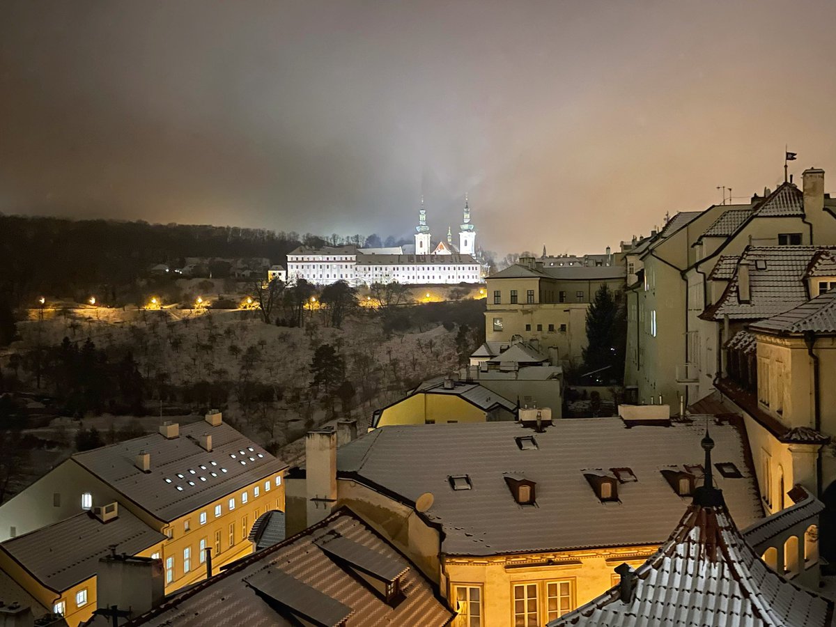 KnihyProDeti's tweet photo. Jákobův žebřík a Praha #jacob #jakobuvzebrik #praha #prague #vaclavcigler #fortna #proarte @alex_bizkova @galerie_pro_arte https://t.co/A8AqsPcwqZ