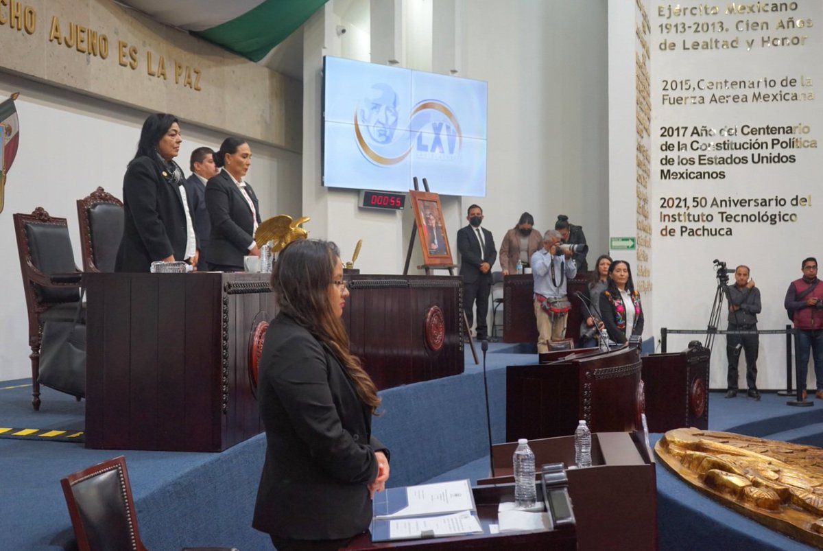michcalderon15's tweet photo. Desde el @CongresoHidalgo en Sesión Ordinaria número 106, las y los diputados aprobamos diversos dictámenes, que favorezcan a la población #Hidalguense. 

De igual manera se rindió un pequeño homenaje por el fallecimiento de mi compañera Diputada @LorenaHRomualdo.

#SinLímites https://t.co/oR7TnM0DvI