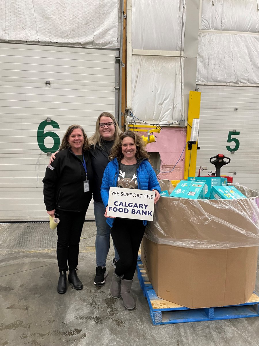 ABBlueCross's tweet photo. Our employee-led charity, Hearts of Blue, has been hard at work making our communities brighter. We're so proud of the impact they've made this holiday season. @RESETCalgary @mustardseedcan @yegfoodbank #LiveYourBestABCLife #HeartsofBlue https://t.co/B4qJbnkqR7