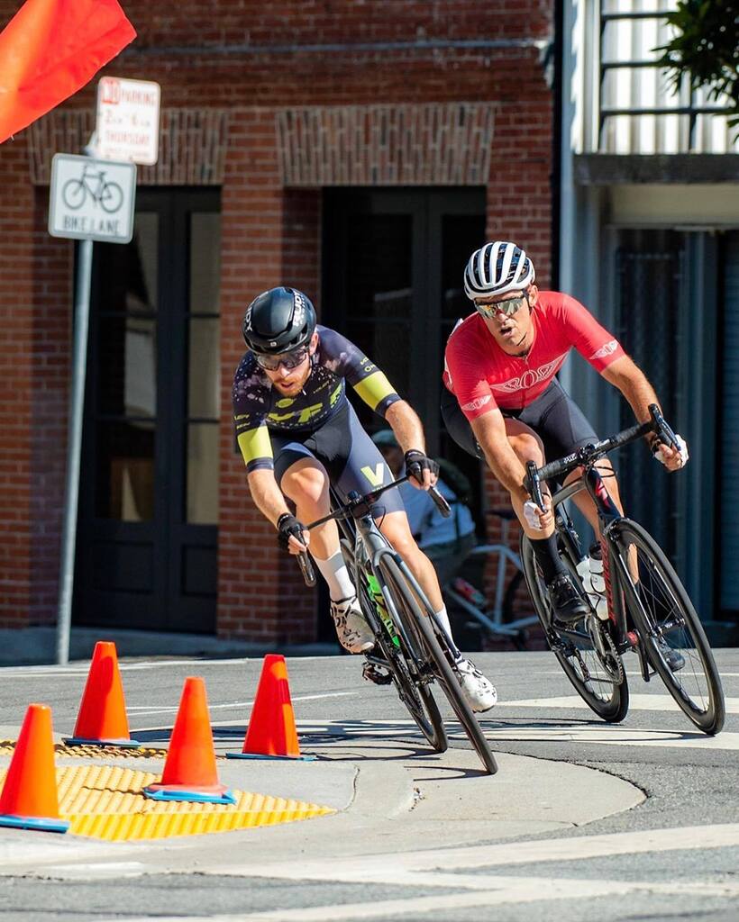 volerracing's tweet image. Off the front… Or off the back? 🤔

Apparel: @volerapparel 
Helmet/Sunglasses: @rudyprojectna 
Wheels: @tokenproducts 
Crank/BB: @praxisworks 
Skincare: @teamzealios 
Nutrition: @herbalife24 

•

#volerfactoryracing #vfr #bikes #cycling #criterium #ra… instagr.am/p/CmHg17uv9Ir/
