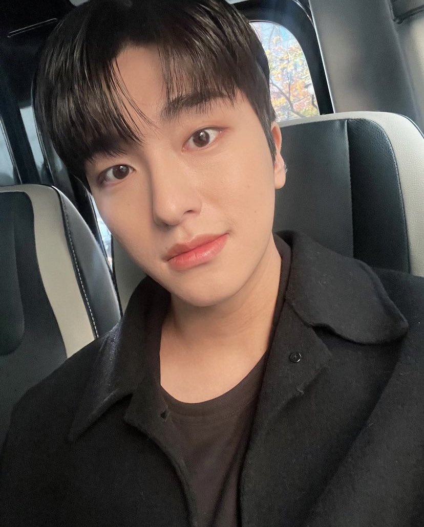 OmegaxIG's tweet photo. I miss you For X, how have you been?
Let’s be happy together forever😘

#오메가엑스 #OMEGA_X #세빈 #SEBIN https://t.co/8Wu6DBFKJg
