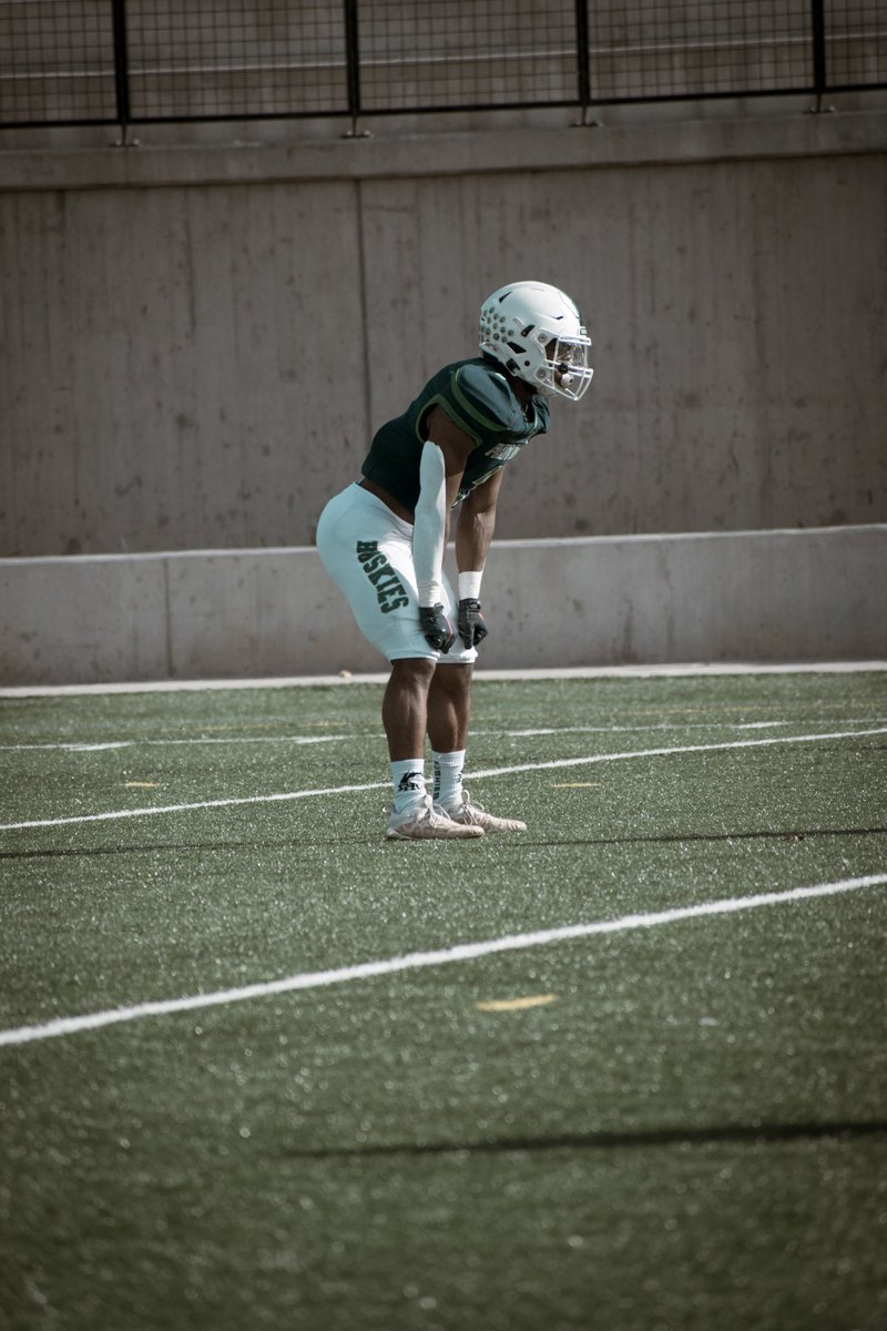 AndrewJKing24's tweet photo. Blessed to be named a Visaa All state HM running back ! So blessed to be able to switch positions and make the all state team another year. 

@CoachP_eterson 
#Sparktheflint24 https://t.co/M9Fs8FihOp