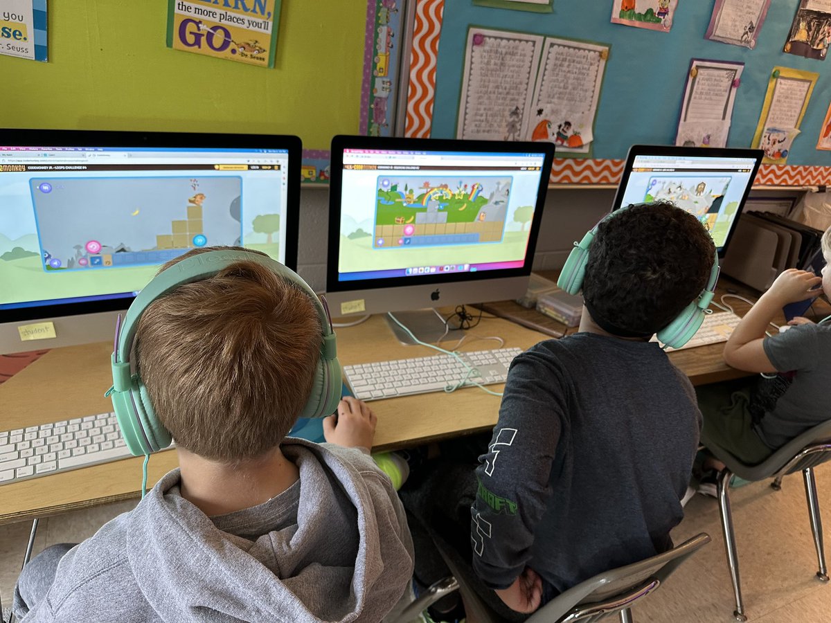 NipperCourtney's tweet photo. Mrs. Emery’s class at Watauga @WATWARRIORS1951 getting an intro into coding last week. They have been practicing with Code Monkey Jr. on Hour of Code. They are ready to up their game with more difficult coding this week! #WeAreRCSTN #HourOfCode https://t.co/q0uPqkOCfB