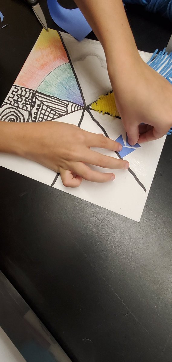 mrsroyko's tweet photo. Our 6th graders are doing such a great job on their final, elements of art" project. Look at that texture they're creating with yarn! https://t.co/SMPbkYwuVz