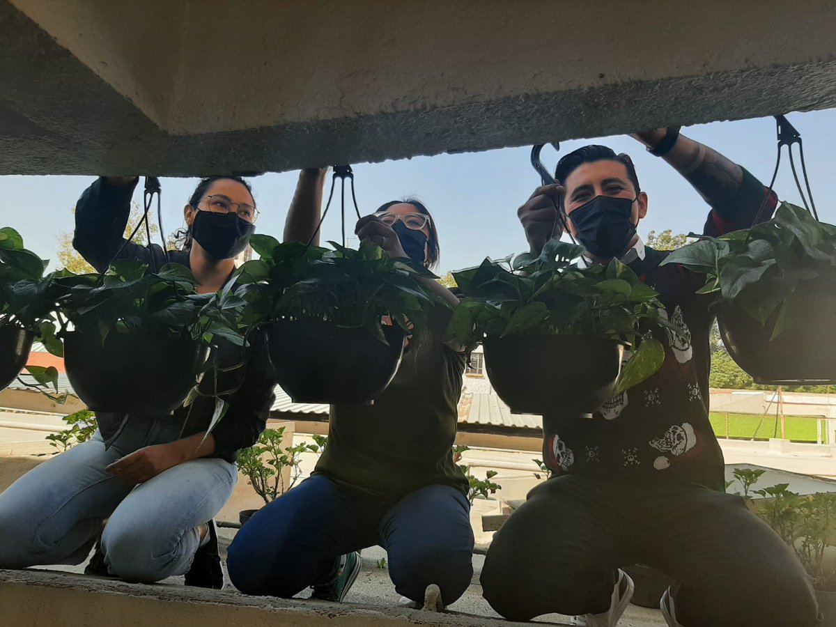 apacdf's tweet photo. ¡Mil gracias a nuestros queridos amigos de AXA México y Fundación AXA México por su tiempo, dedicación y cariño, llenando de color el centro de Rehabilitación y Servicios de Salud y viviendo momentos divertidos y emotivos. Gracias por esta gran jornada de voluntariado! https://t.co/mhRxC47wnF