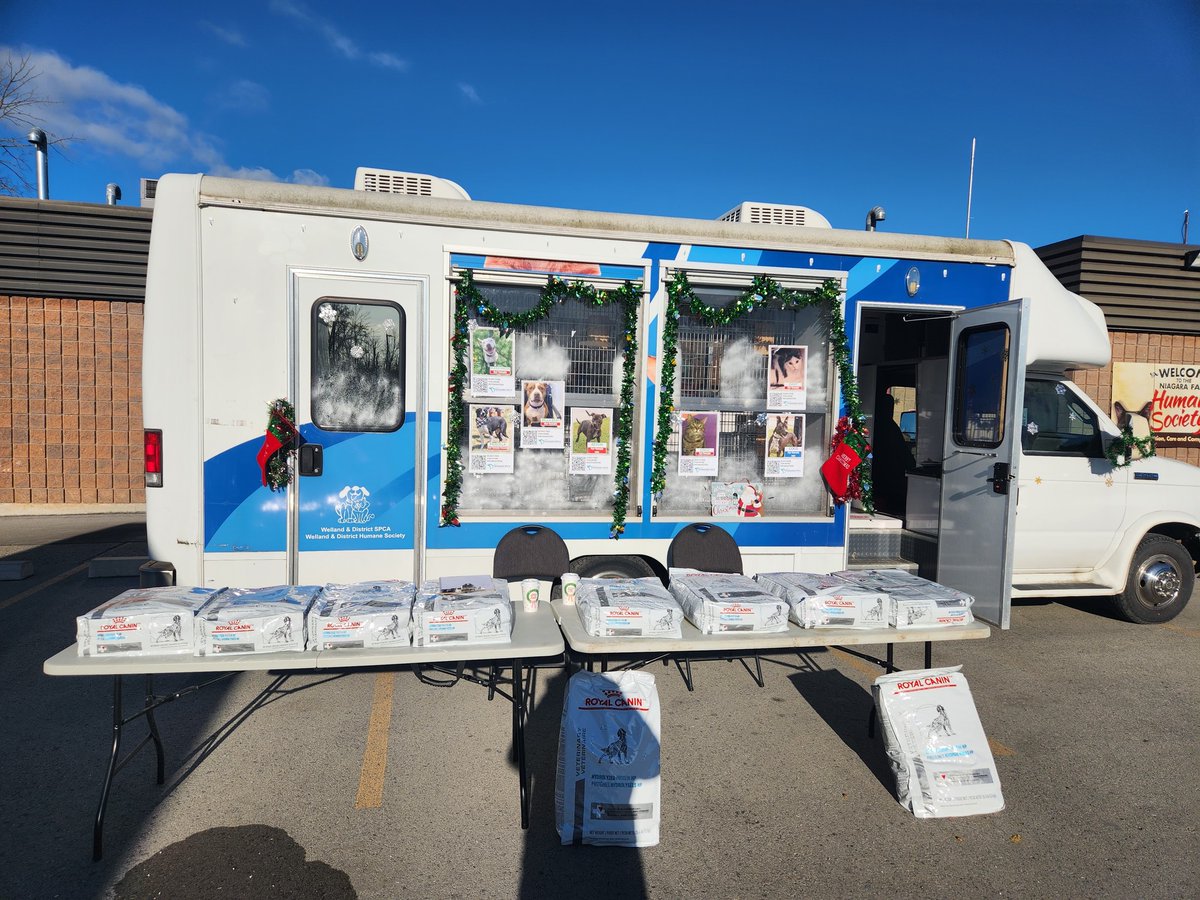 We're here til 4pm today (Tuesday). If you're in need of a free bag of dog food, please come see us at the Niagara Falls shelter, 6025 Chippawa Pkwy, Niagara Falls. 🐶😁