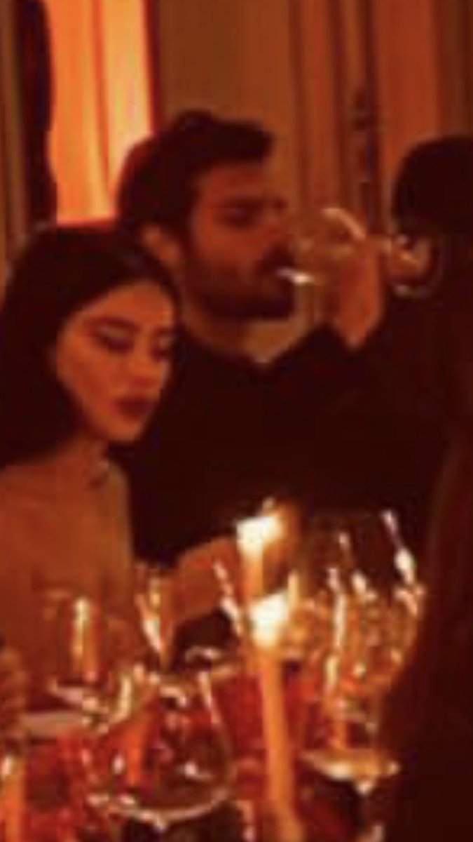 SimonettiEmma's tweet photo. #Falconieri 💥
Chissà perché la maggior parte degli eventi me li regalano in rosso/ arancione 💥😍🔥💄🧡👨🚒🚒
#ÖzSer belli❤️❤️ di cena in cena 😉 per questo avranno cambiato agenzie 😁
#ÖzgeGürel
#SerkanÇayoğlu https://t.co/bMo2fM5hpo