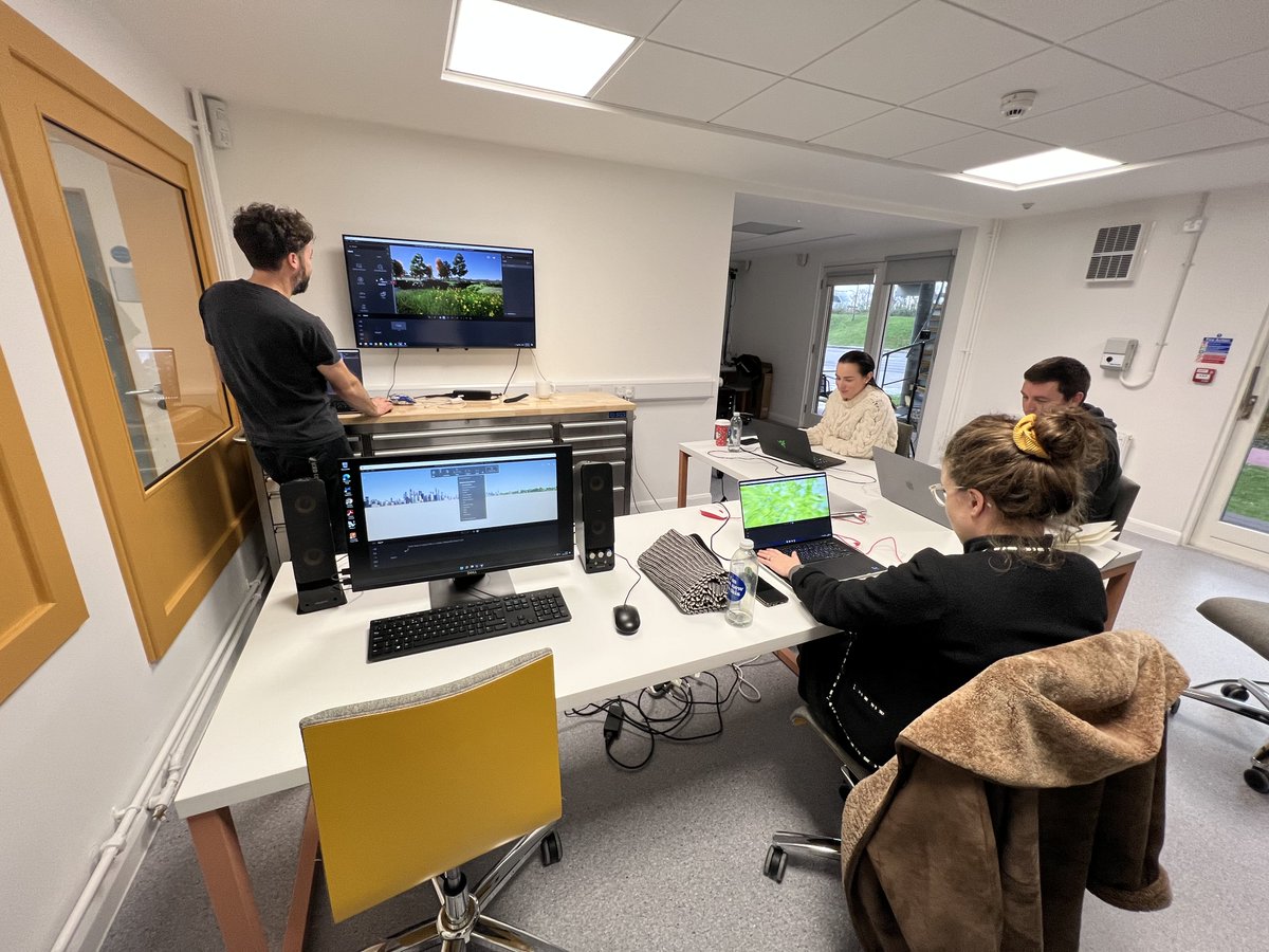 Delivering <a href="/Twinmotion/">Twinmotion</a> vibes in the VR suite today. Part of our staff and studio professional development offer 👾👾👾