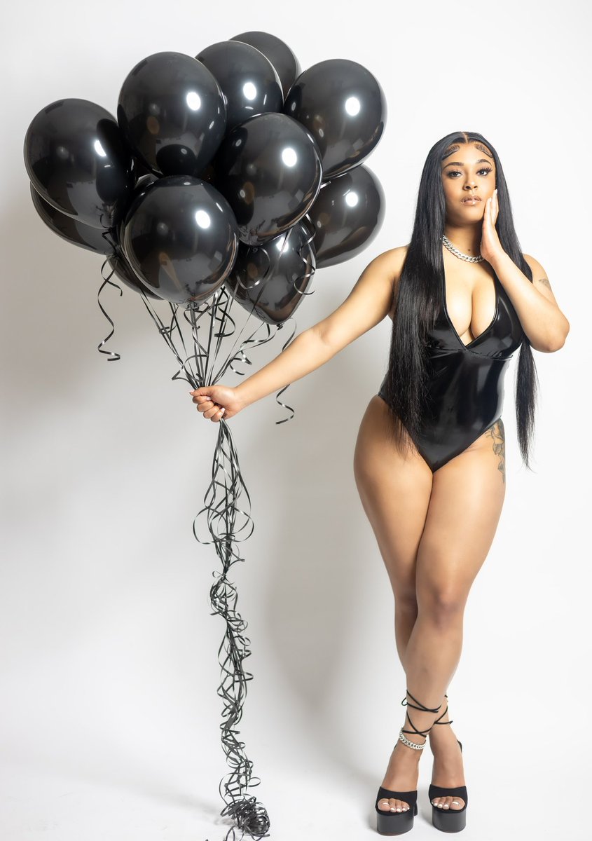 nekeidaB's tweet image. “Don't try to lessen yourself for the world; let the world catch up to you." -Beyoncé Knowles 🖤 🎉

Photographer: Matthew Scott
MUA: Jalesa J Evans
Hairstylist: Dyamond Wells

#happybirthdaytome #inspiredlook