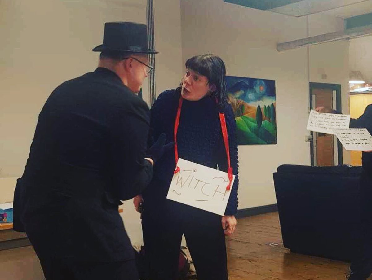 OddArtsUK's tweet photo. 🎃AMAZING•AFTERNOON🎄@crtvspprt - participants sharing their Christmas panto & Halloween film with an audience. Lots of tasty, not-at-at-all-poisonous apple pie afterwards 🤣#oddarts #CCR #creativecommunityresettlement @ace_thenorth @OneMcr #doylycartecharitabletrust https://t.co/zkgKEii39W
