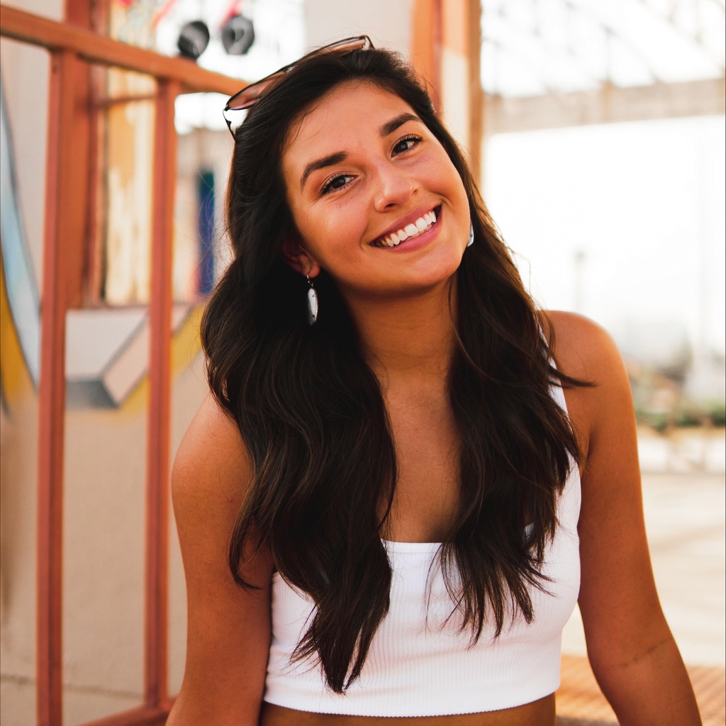 UTSARec's tweet image. Audrey is graduating with a degree in Kinesiology! 🎓️ She said the best part about working at #UTSARec for a year and a half was meeting so many great people and making friends. Her plans include being a middle or high school teacher. Congrats, Audrey!
#UTSAGrad22 #UTSA