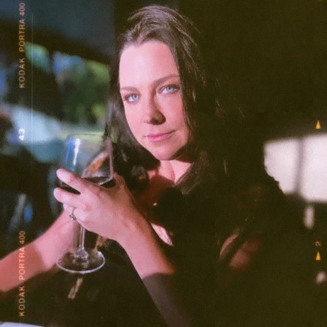EvaWebsite's tweet photo. ❤️🍷 Happy Birthday Amy Lee ❤️🍷 

📸 Lori Lee Bulloch Instagram stories (goodstorylori)

#evanescence #amylee #happybdayamylee @AmyLeeEV @evanescence https://t.co/xw2MYhMyU6
