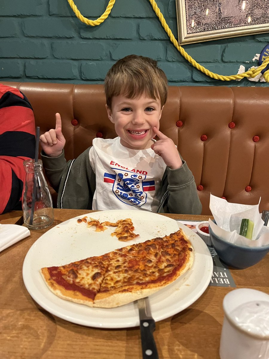 franfranfran198's tweet photo. @HKane @England Our son has insisted on wearing his England top near constantly since the match on Saturday. You inspired the next generation https://t.co/7KM66ZiQY9