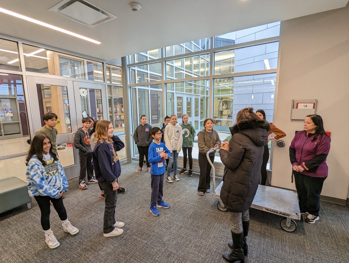 We were blown away by the generosity and care shown by Ms. Reimer, Mrs. Allen, our student council, and Maple School with their fantastic toy drive that supports Youth Services in brightening the holidays of hundreds of kids! Thank you! #d30learns #d30gives