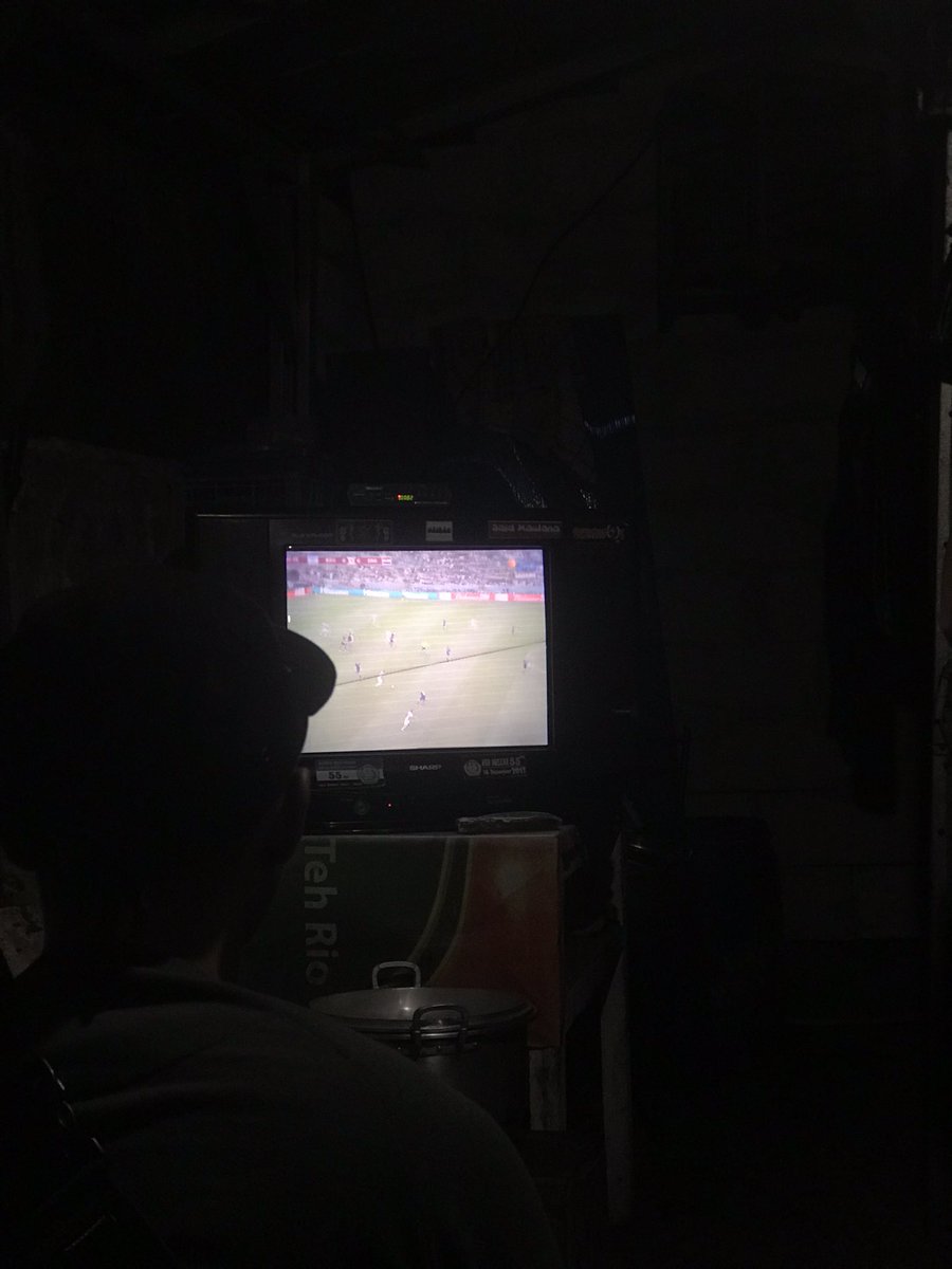 KananStrep's tweet photo. Lalajo nu ngagoreng bala bala lain lajo bola😂 https://t.co/NREJktAH74
