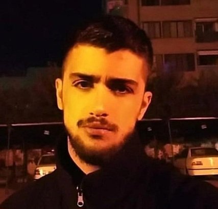 #مهدی_کرمی ۲۲ ساله ساکن نظرآباد، قهرمان کاراته جانش در خطر است.
صداش باشید
#مهسا_امینی 
#توماج_صالحی