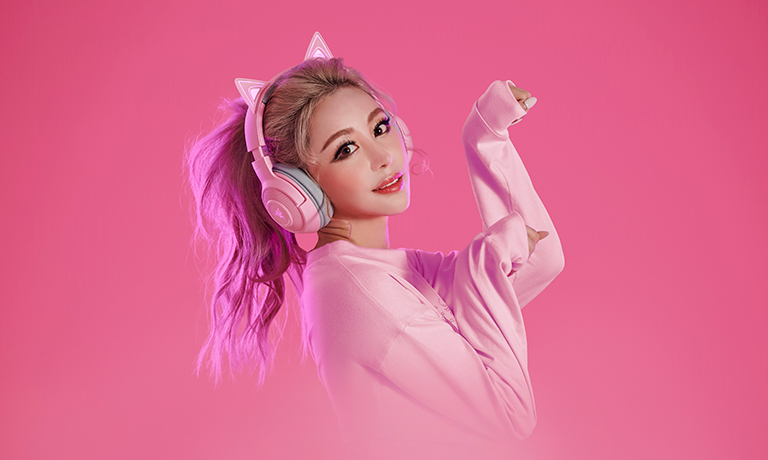 THX's tweet photo. @Razer Kraken Kitty feat. #THXSpatialAudio – the perfect headset for #gamers! Check out @NorthJersey’s holiday gift guide for more deets: https://t.co/LepeS5TZTa https://t.co/VdTgxOU0vh