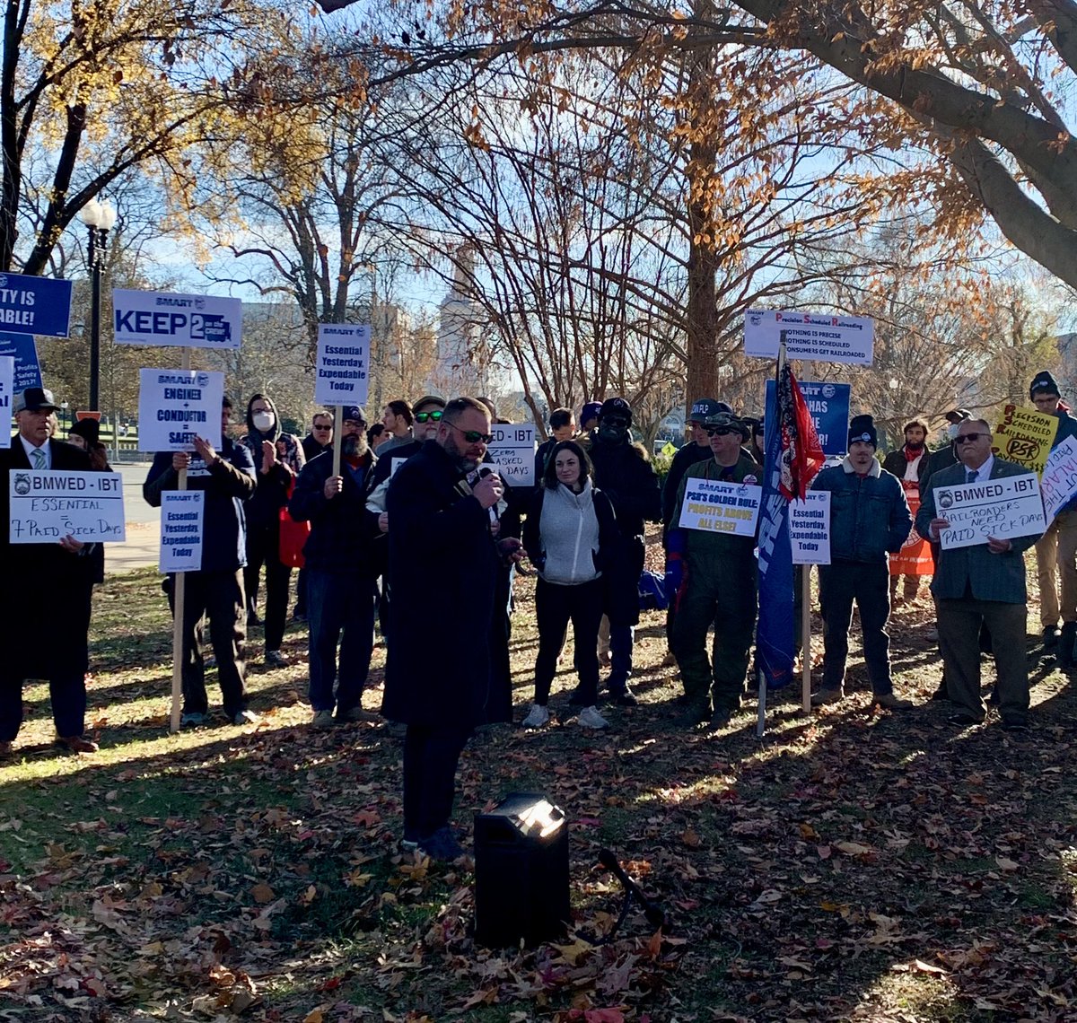 NALC_National's tweet image. Just now, NALC Executive Vice President &amp;amp; President-elect Brian Renfroe spoke at a rally outside of the Capitol supporting rail workers and their fight for sick leave. #UnionStrong #1u