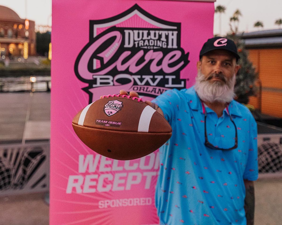 CureBowl's tweet photo. We had a great time welcoming the Troy Trojans and UTSA Roadrunners at Universal CityWalk last night! Be sure to stay tuned for a fun week of Bowl Week events presented by Duluth Trading Company.

#OrlandoGoesPink #TackleThis #BowlWeek #BowlSeason https://t.co/ANBEWxRAGV