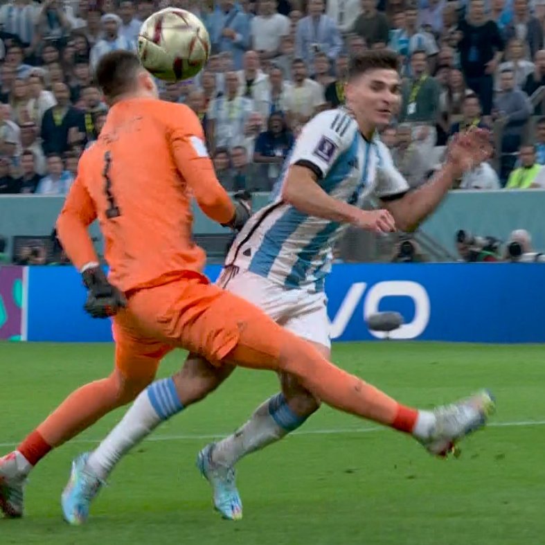 Zona_Blaugrana's tweet image. El penalti a Julián Álvarez es clarísimo, no hay debate.