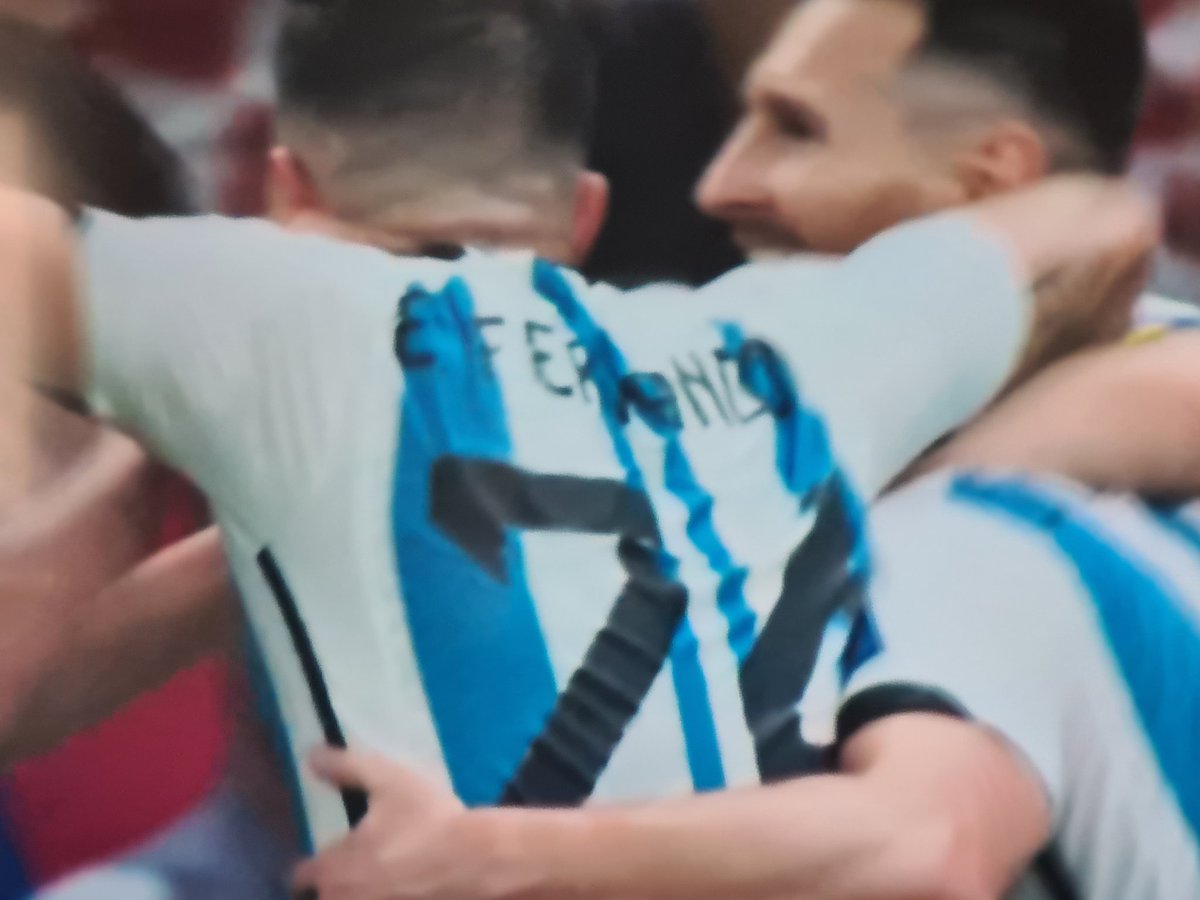 luisbremer's tweet photo. Goooooooooooollllllllll
Argentina 2 
Croacia 0
#ArgentinaVsCroatia 
#Qatar2022 https://t.co/cnSRSOS1jG