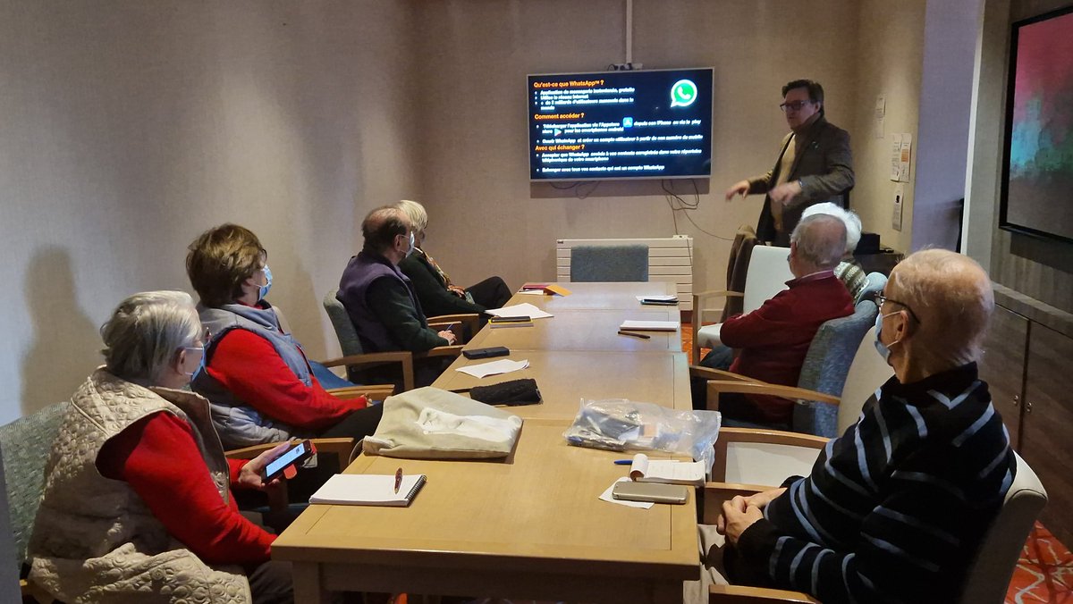 djneft's tweet photo. Un défi #inclusion, ce mardi, les #ambassadeursOrange ont proposé les Ateliers numériques
✔️"Garder le contact avec WhatsApp" du programme #orangedigitalcenter, aux seniors de la residence @Domitys Paris 14.@Qwenteen
&
✔️#Supercodeur sur Prizme aux collégiens de 3e @amb_digit https://t.co/XInyTg9HfQ